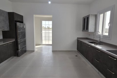 5 bedrooms Villa in Muscat, Oman No. 69076 3