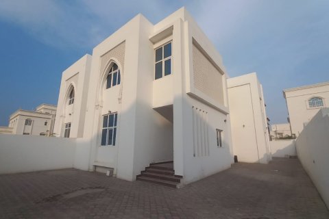 4 bedrooms Villa in Al Ansab, Oman No. 69078