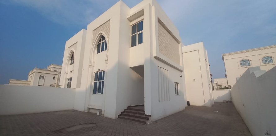 4 bedrooms Villa in Al Ansab, Oman No. 69078