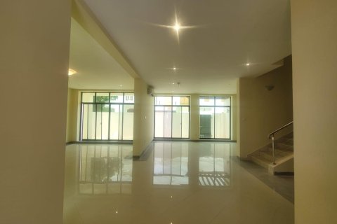 5 bedrooms Villa in Madinat as'Sultan Qaboos, Oman No. 98893 4