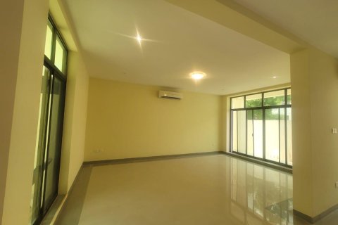 5 bedrooms Villa in Madinat as'Sultan Qaboos, Oman No. 98893 3