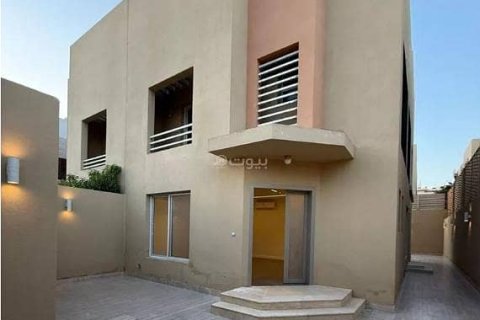 5 bedrooms Villa in Riyadh, Saudi Arabia No. 98668