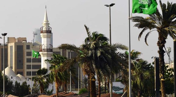 الانتقال إلى المملكة العربية السعودية في عام 2025