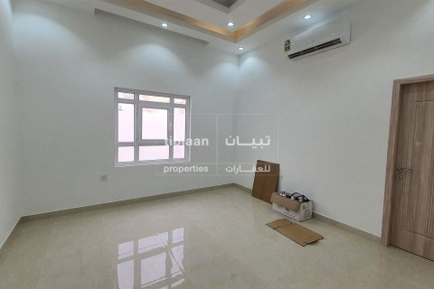 5 bedrooms Villa in Al Ansab, Oman No. 53993 16
