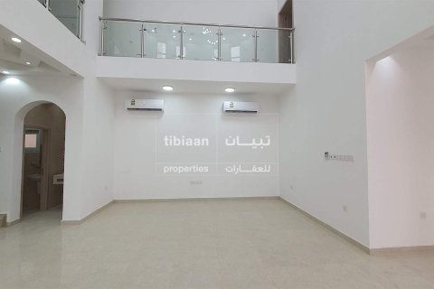5 bedrooms Villa in Al Ansab, Oman No. 53993 6