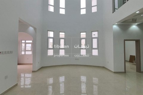5 bedrooms Villa in Al Ansab, Oman No. 53993 4