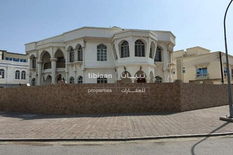 8 غرفة نوم  فيلا في مسقط , عُمان رقم 53989