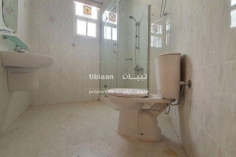 Villa de 4 dormitorios en Muscat, Oman No. 53992 9