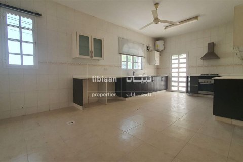 Villa de 4 dormitorios en Muscat, Oman No. 53992 5