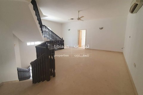 Villa de 4 dormitorios en Muscat, Oman No. 53992 7