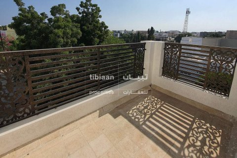 Villa Gemela de 5 dormitorios en As Sib, Oman No. 53937 5