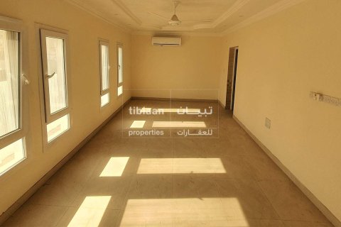Villa Gemela de 5 dormitorios en As Sib, Oman No. 53937 12