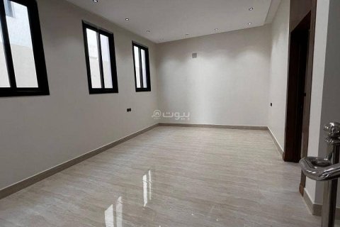 Villa de 5 dormitorios en Riyadh, Saudi Arabia No. 67419 14