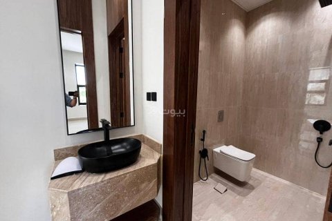 Villa de 5 dormitorios en Riyadh, Saudi Arabia No. 67419 4