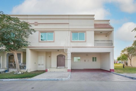 4 bedrooms Villa in Abu Dhabi, UAE No. 41413