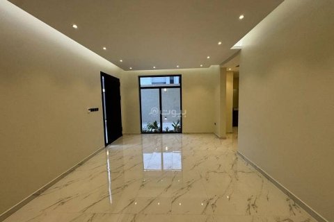 Villa de 6 dormitorios en Riyadh, Saudi Arabia No. 59907 9
