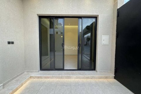 Villa de 6 dormitorios en Riyadh, Saudi Arabia No. 59907 7