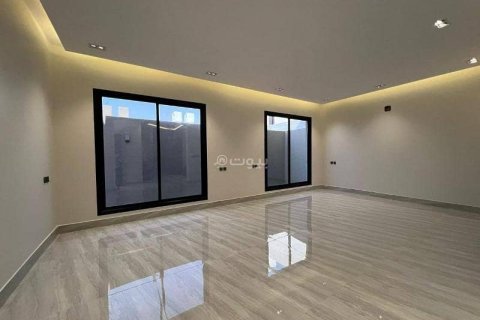 Villa de 5 chambres à Riyadh, Saudi Arabia No. 59901 8