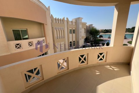 Villa de 4 dormitorios en Doha, Qatar No. 58533 12