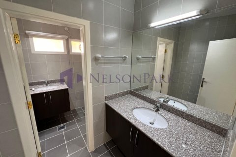 Villa de 4 dormitorios en Doha, Qatar No. 58533 6