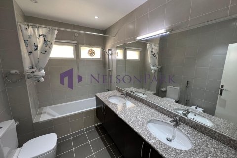Villa de 4 dormitorios en Doha, Qatar No. 58532 12