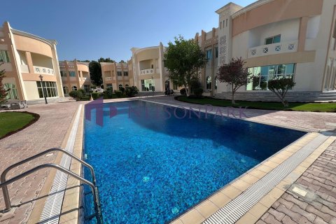 4 bedrooms Villa in Doha, Qatar No. 58532