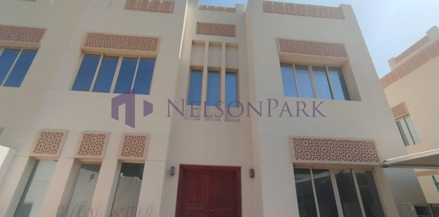 Apartment de 5 dormitorios en Doha, Qatar No. 57378