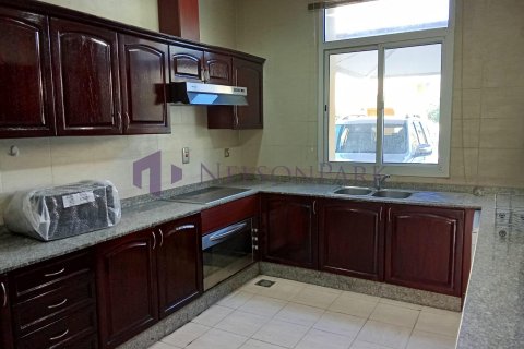 Duplex de 3 dormitorios en Doha, Qatar No. 57380 9