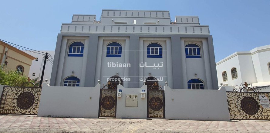 Villa de 8 dormitorios en Al Ansab, Oman No. 53980