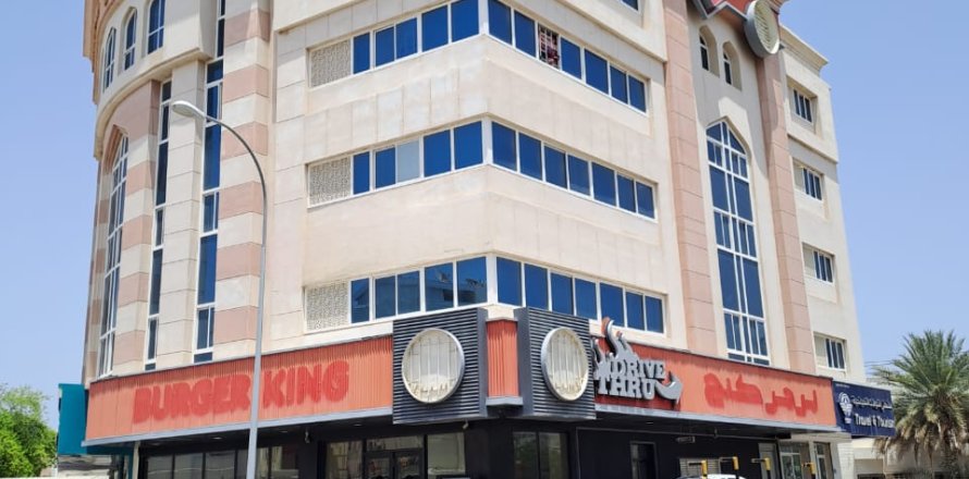 Commercial property de 240m² à Ruwi, Oman No. 54446