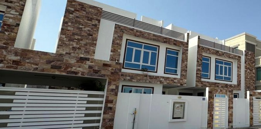 Villa de 4 dormitorios en Muscat, Oman No. 54434