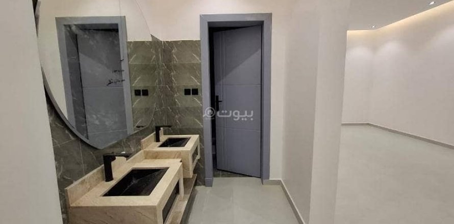 5 bedrooms Villa in Riyadh, Saudi Arabia No. 61759