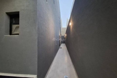 5 bedrooms Villa in Riyadh, Saudi Arabia No. 61759 14