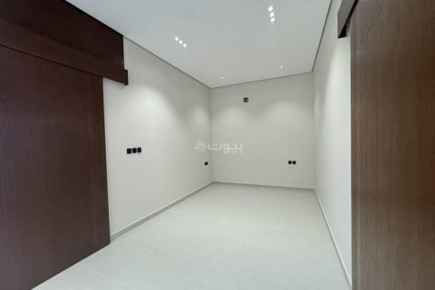 Villa de 5 dormitorios en Riyadh, Saudi Arabia No. 61763 13