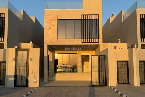7 bedrooms Villa in Khobar, Saudi Arabia No. 60360