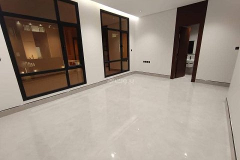 4 bedrooms Villa in Riyadh, Saudi Arabia No. 60358 13