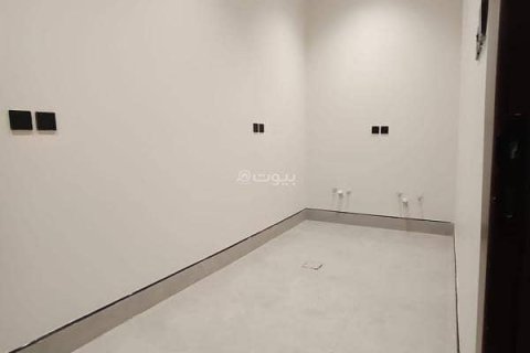 4 bedrooms Villa in Riyadh, Saudi Arabia No. 60358 7