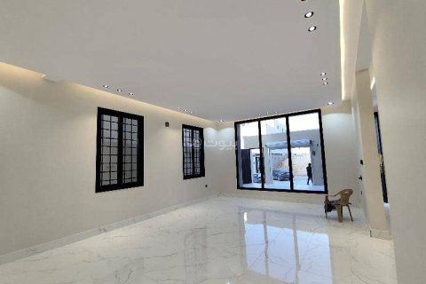 Villa de 5 chambres à Riyadh, Saudi Arabia No. 60356 9