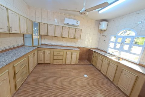4 bedrooms Villa in Muscat, Oman No. 54236 6