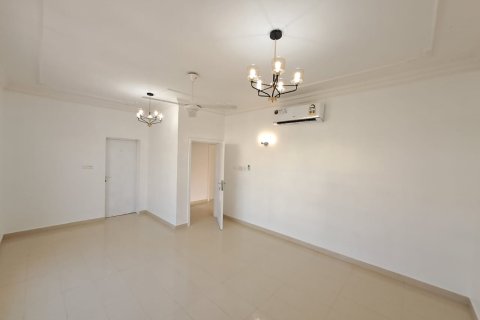 4 bedrooms Villa in Muscat, Oman No. 54236 4