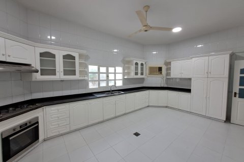 4 bedrooms Villa in Muscat, Oman No. 54190 5