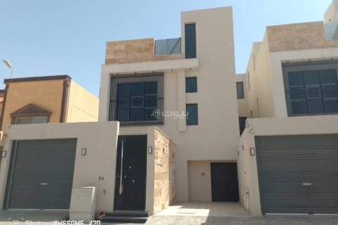 3 bedrooms Apartment in Riyadh, Saudi Arabia No. 69152
