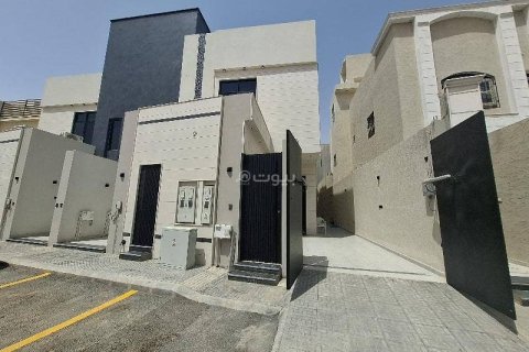 4 bedrooms Apartment in Riyadh, Saudi Arabia No. 69153