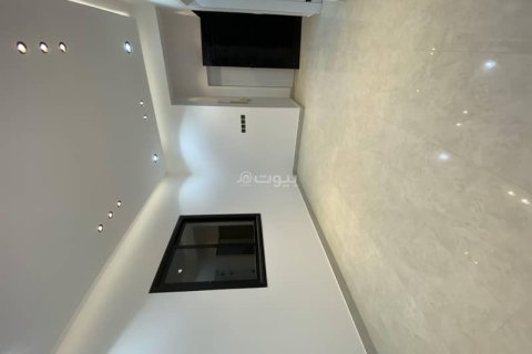 9 bedrooms Villa in Riyadh, Saudi Arabia No. 60030 11