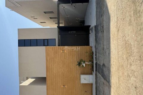 5 bedrooms Villa in Riyadh, Saudi Arabia No. 60036