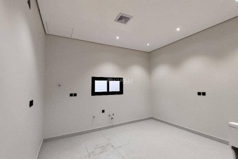 Villa de 6 dormitorios en Riyadh, Saudi Arabia No. 60031 10
