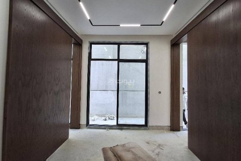 Villa de 6 dormitorios en Riyadh, Saudi Arabia No. 60413 6