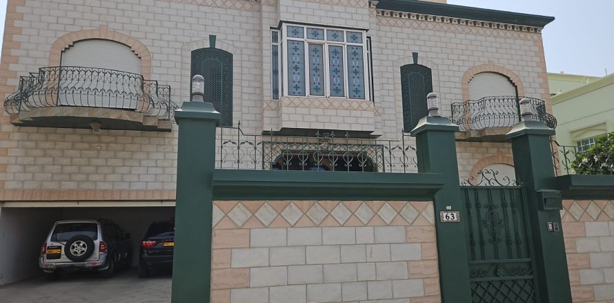 6 غرفة نوم  فيلا تجارية في مسقط , عُمان رقم 54824