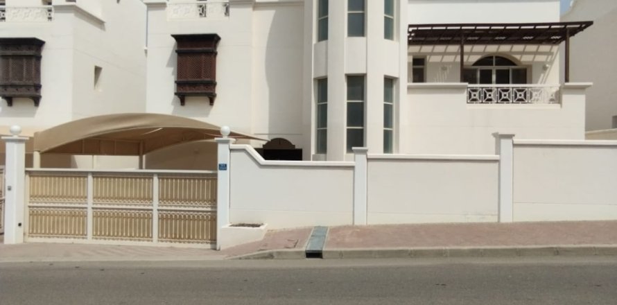 5 غرفة نوم  تاون هاوس في مسقط , عُمان رقم 54828
