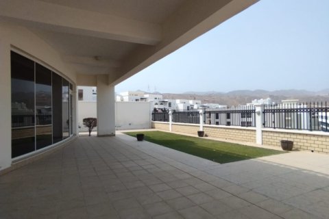 Townhouse de 6 dormitorios en Muscat, Oman No. 54825 3